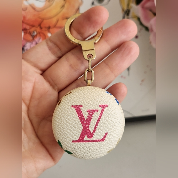 Louis Vuitton Multi Monogram Astro Pill key ring - Picture 1 of 5